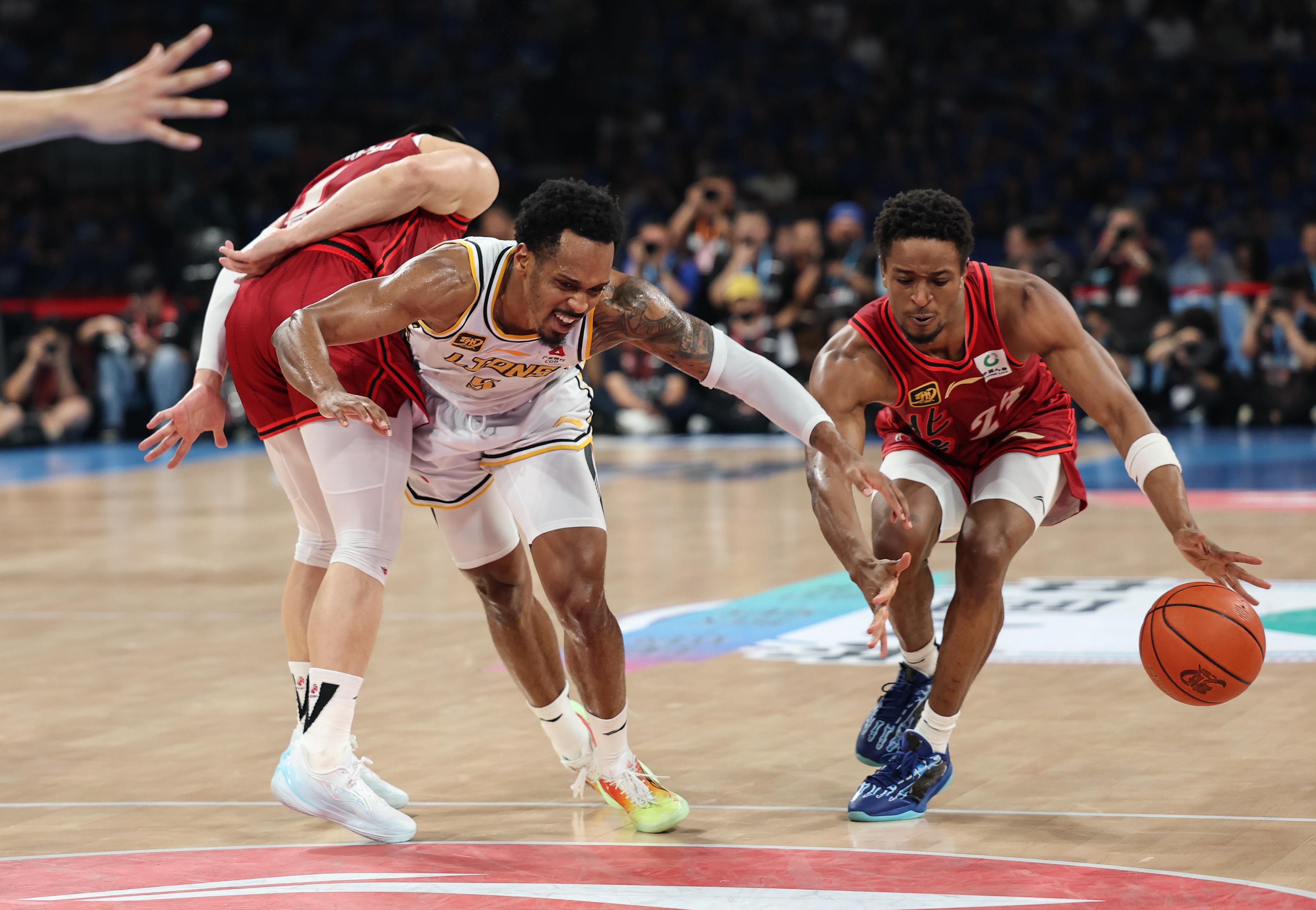 爱游戏在线登录-关于新奥尔良鹈鹕今夜强势反弹，志在NBA常规赛名次提升，气氛紧张，训练强度明显提升的信息