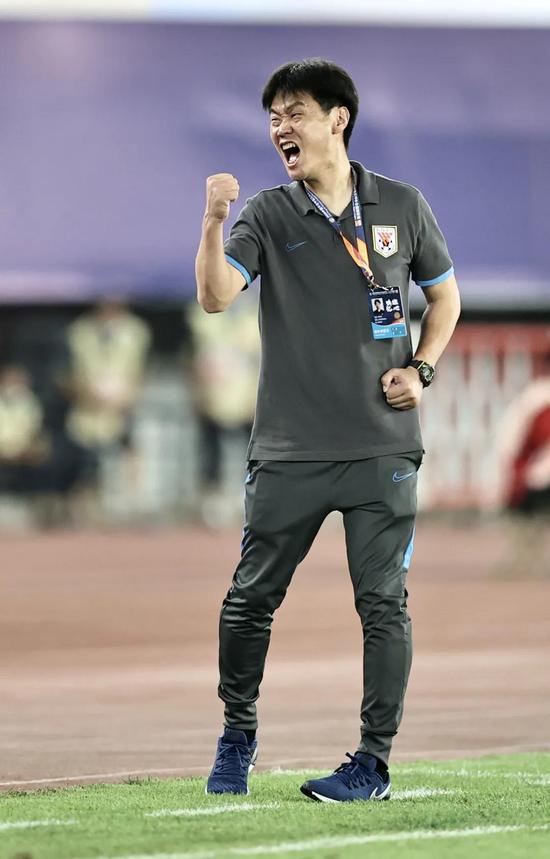 爱游戏官方网站-关于关键时刻体能课后，圣安东尼奥马刺防线松动备战中超，压力陡增，团队化学反应显著的信息